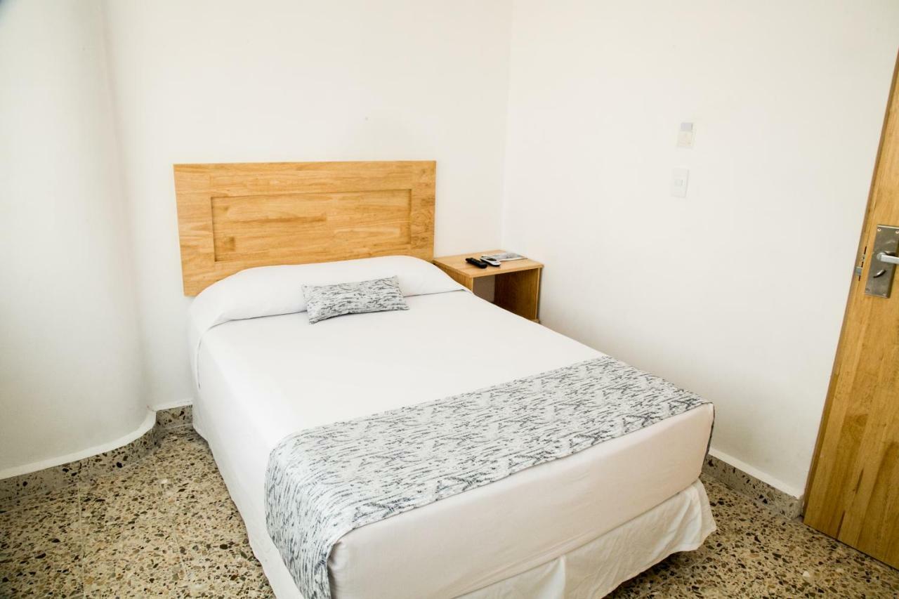 Booking 500 Monterrey Exteriör bild