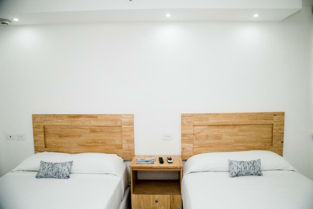 Booking 500 Monterrey Exteriör bild