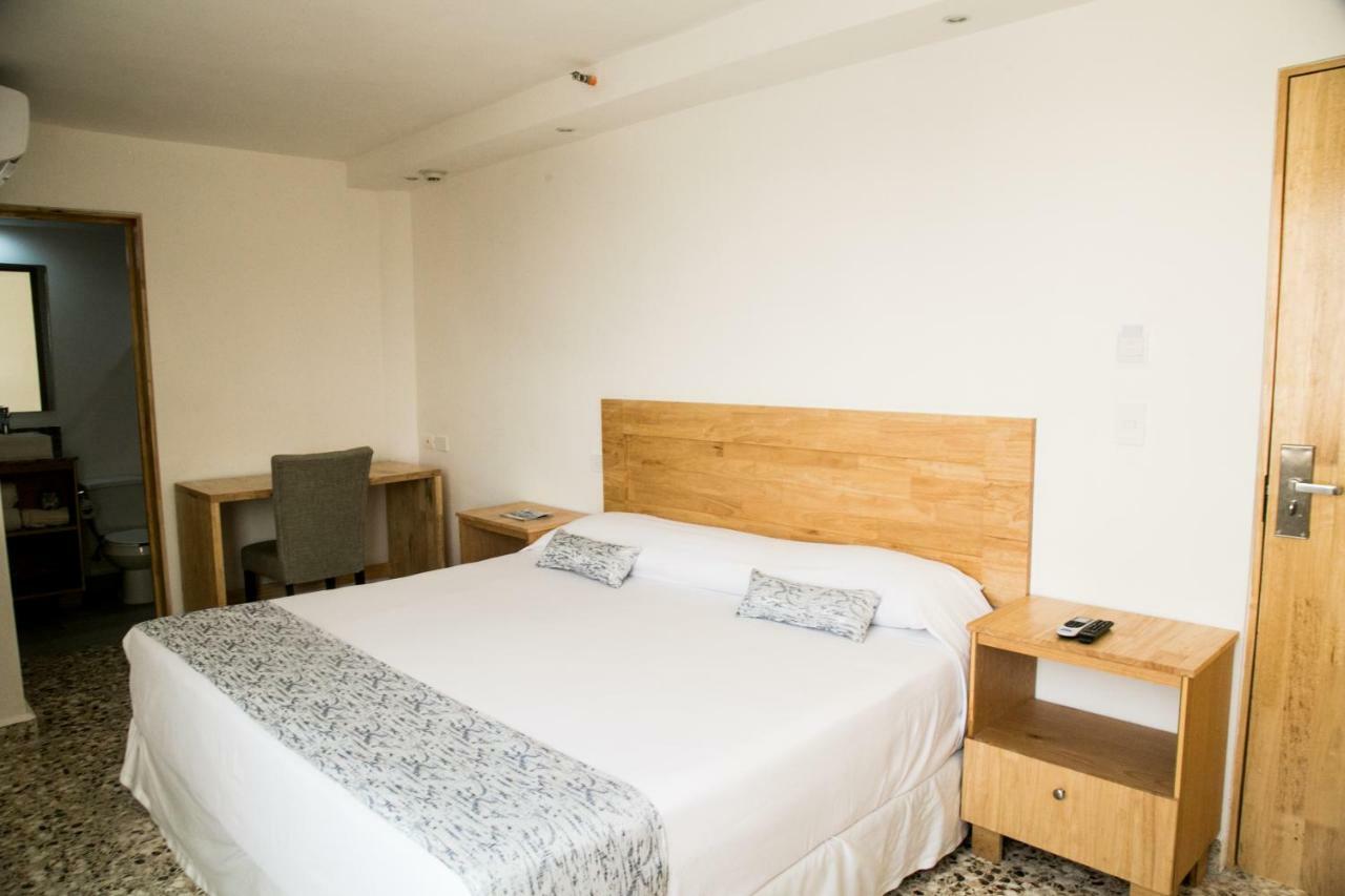 Booking 500 Monterrey Exteriör bild