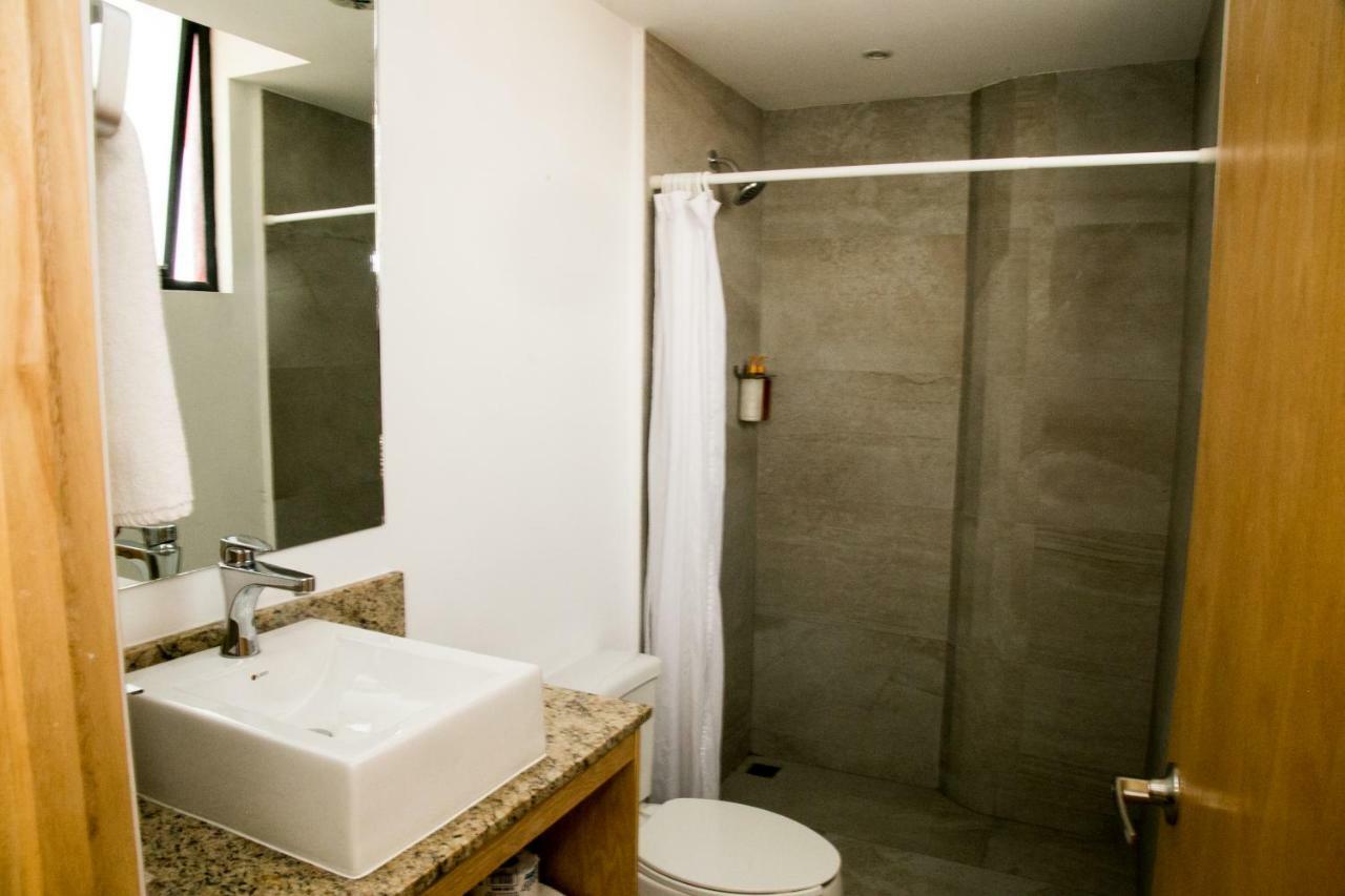 Booking 500 Monterrey Exteriör bild