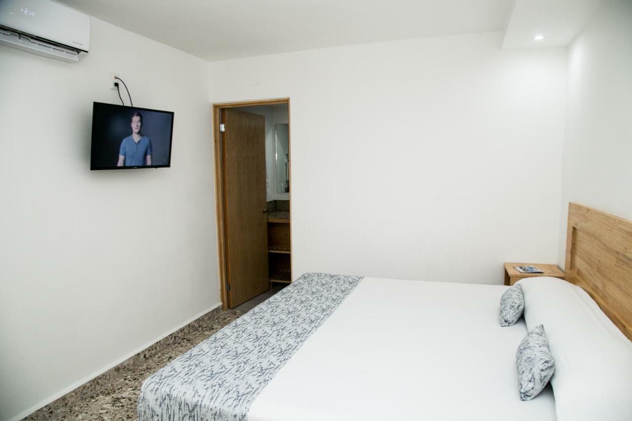 Booking 500 Monterrey Exteriör bild