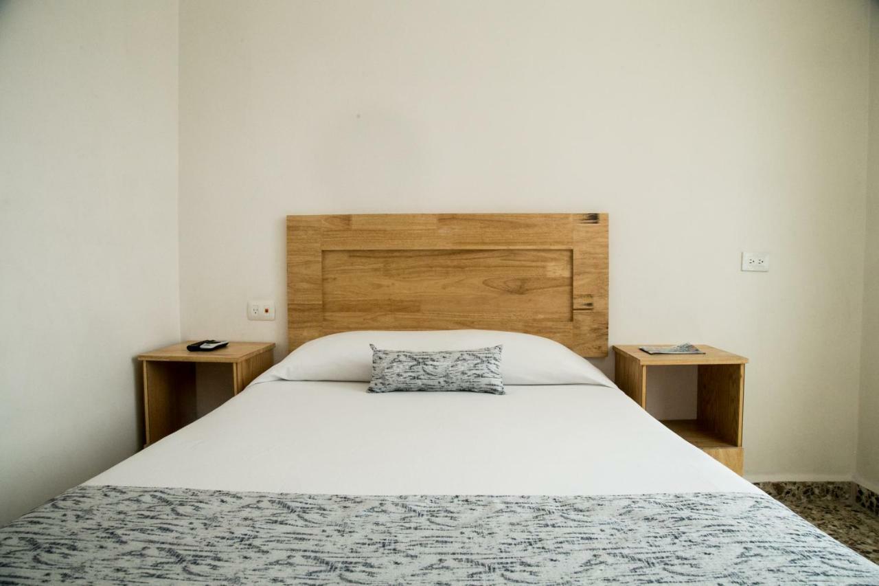 Booking 500 Monterrey Exteriör bild