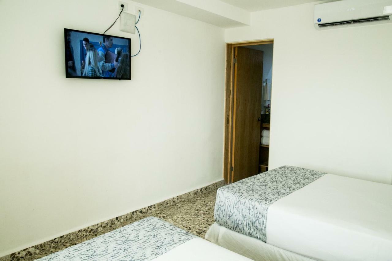 Booking 500 Monterrey Exteriör bild