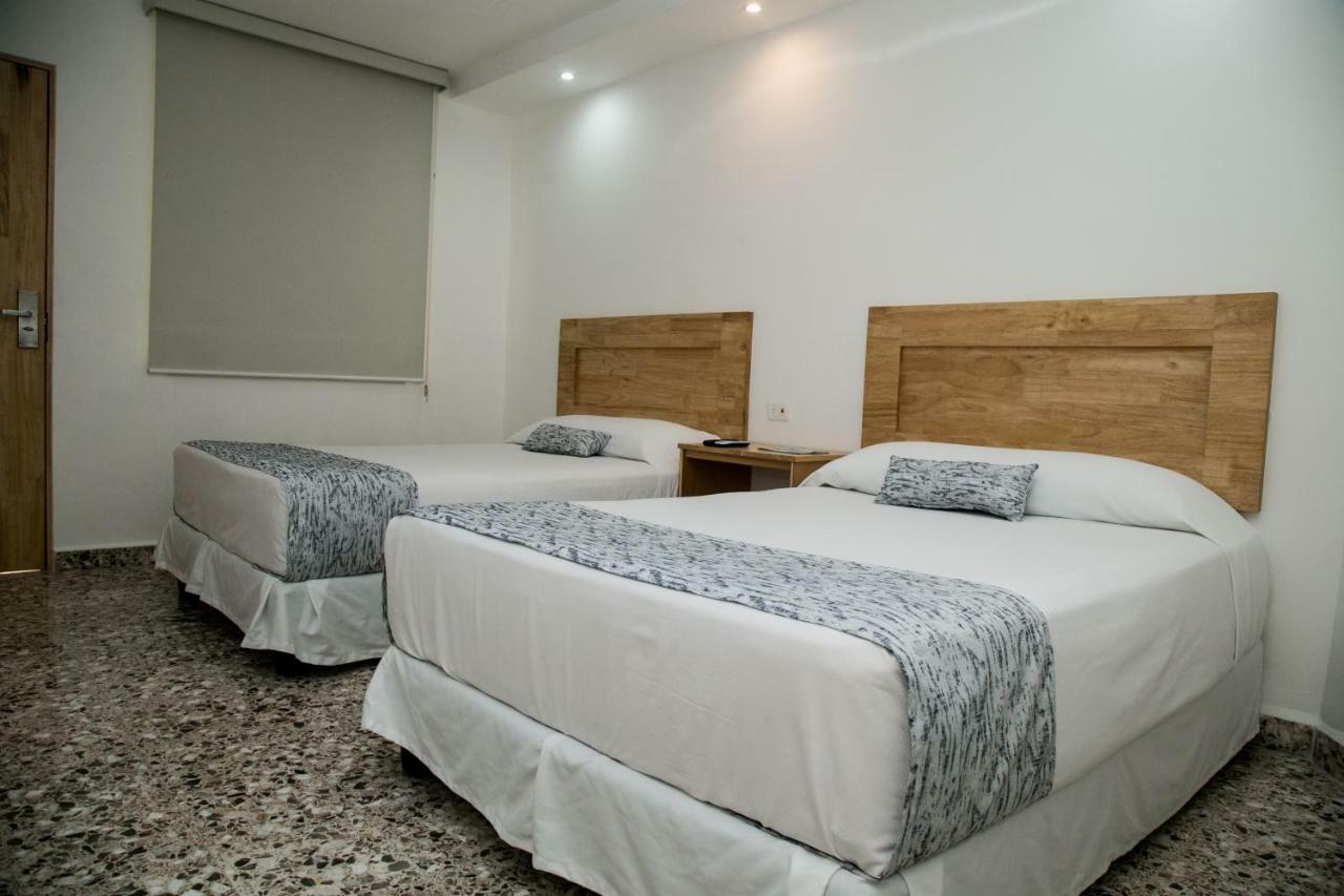 Booking 500 Monterrey Exteriör bild