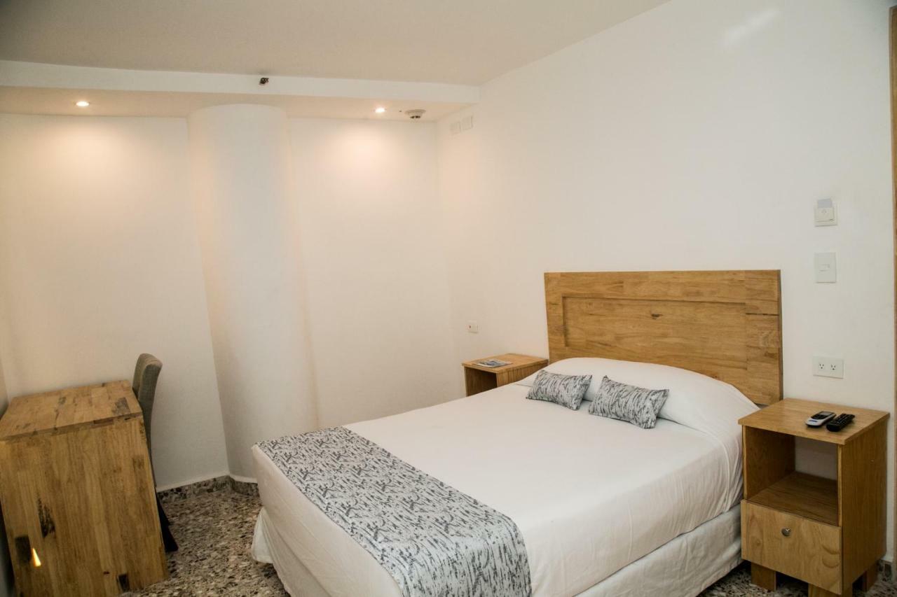 Booking 500 Monterrey Exteriör bild