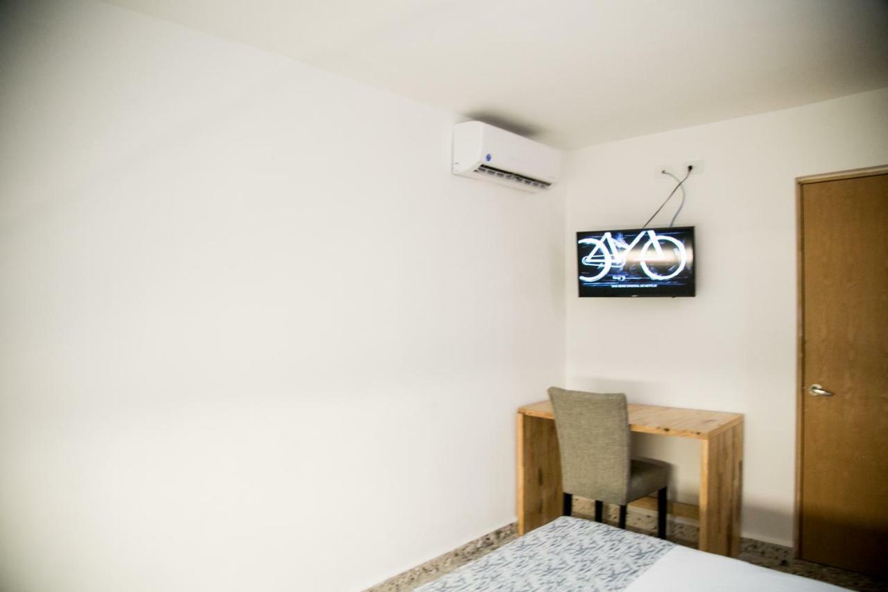 Booking 500 Monterrey Exteriör bild